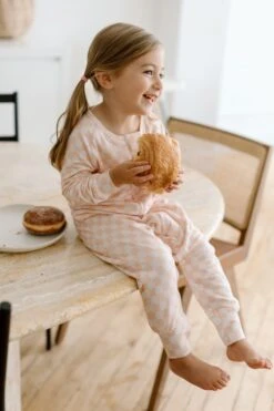 TENCEL™ Sleepsuit 1.0 TOG - Pink Checkerboard -Bandana Store ElzaPhotographie LoulouLollipop Sept.11th2024 Web 36