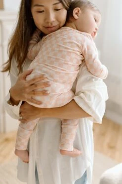 Sleeper - Pink Checkerboard -Bandana Store Elza Photographie Loulou Lollipop Sept. 11th 2024 Web 12