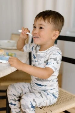 Short Sleeve Long Pants Pajama Set - Smiley Sharks -Bandana Store Elza Photographie Loulou Lollipop Sept. 11th 2024 Web 4 3ca0b5c2 6d7d 4965 9506 e24f544bdbc8