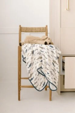 Muslin Quilt - Smiley Sharks -Bandana Store Elza Photographie Loulou Lollipop Sept. 4th 2024 Web 12