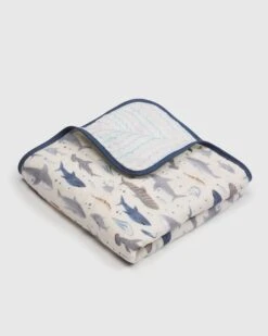 Muslin Quilt - Smiley Sharks -Bandana Store QTSHK MuslinQuilt Sharks 3