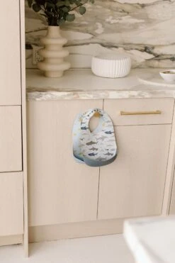 Silicone Bib Printed - Smiley Sharks -Bandana Store SILBIBSHK SILBIBOCX OceanExplorer Shark SiliconeBib Web